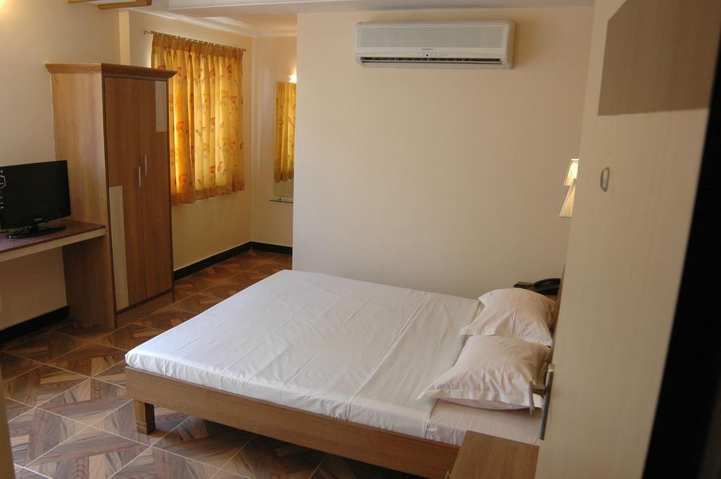 Hotel S R M Central Park Chennai Bilik gambar