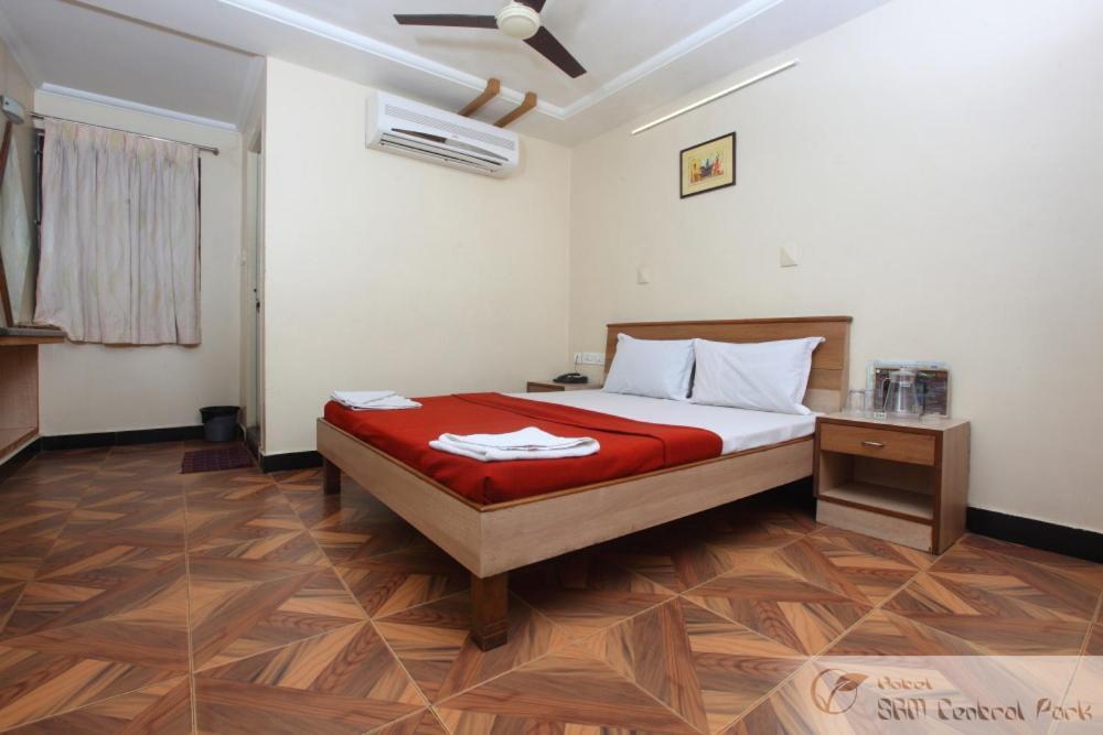 Hotel S R M Central Park Chennai Luaran gambar